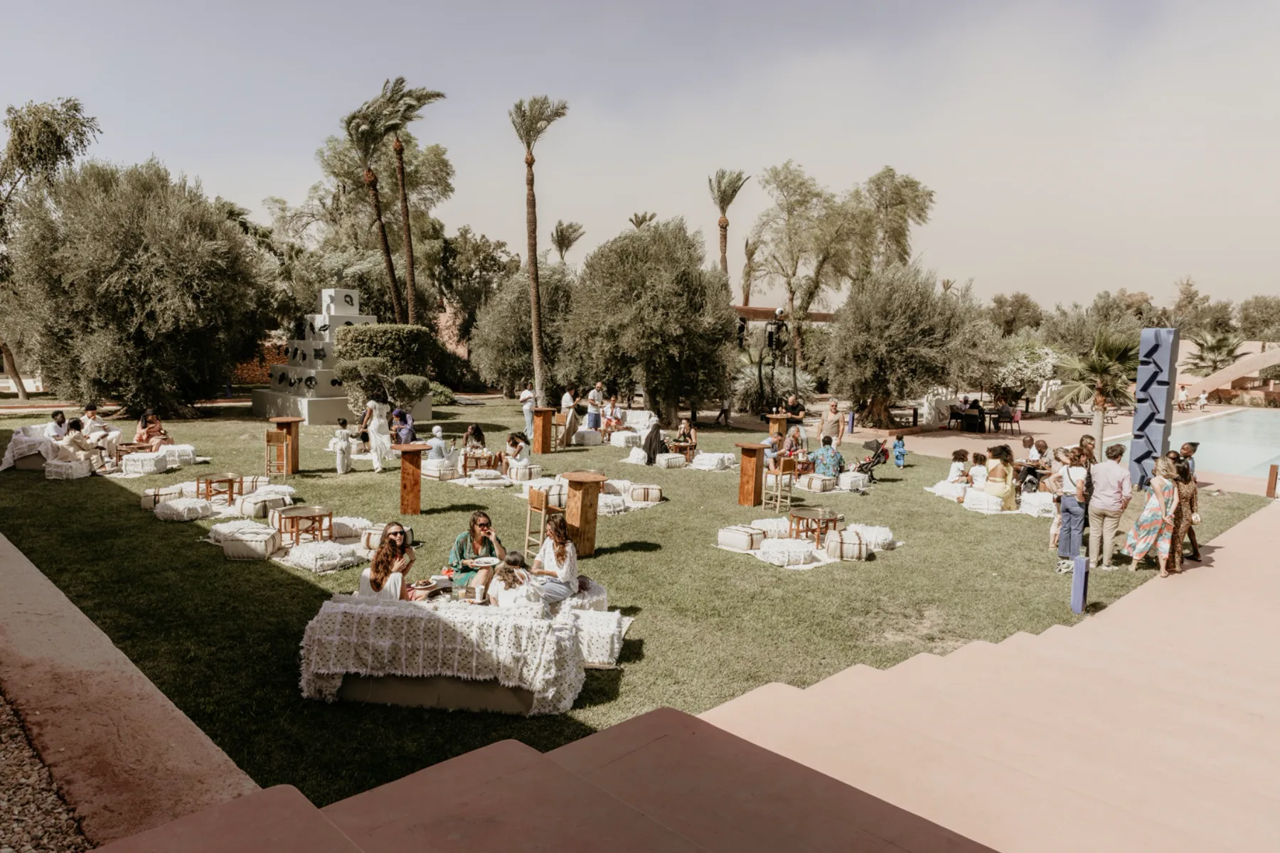 Brunch de mariage dans un jardin à Marrakech